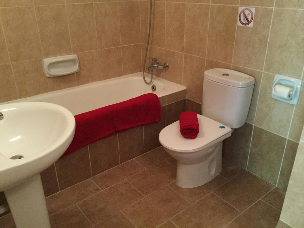 Poolside 2 Bedroom Apt, Paphos Riviera, Universal Area Zewnętrze zdjęcie